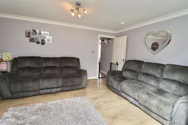 2, Linden Close, Brough photo 4