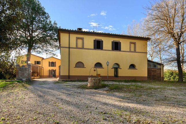 Thumbnail Country house for sale in Via Francigena, Buonconvento, Toscana