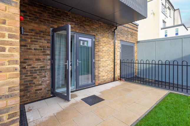 Thumbnail Flat for sale in Excalibur Drive, Catford, London