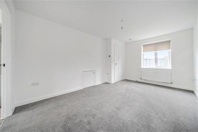 43, Dovecote Avenue, Goldthorpe, Rotherham photo 4