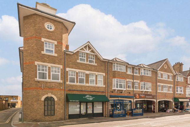 Flat to rent in South Worple Way, East Sheen