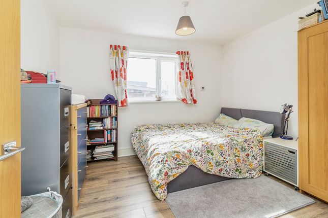 Flat 2, 1a, Bowling Green Close, Milton Keynes photo 4