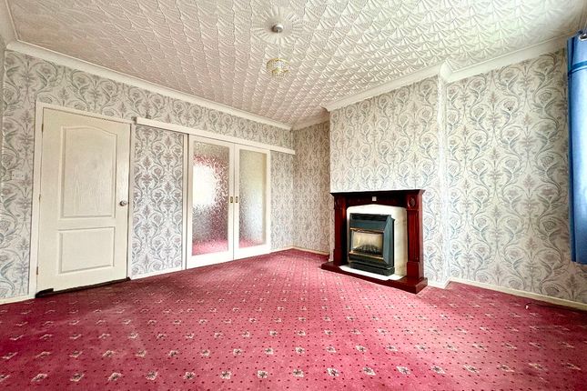 8 Severn Way, Bolton photo 2