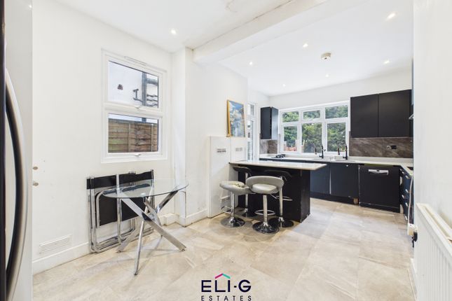 12 WEST AVENUE, HENDON, LONDON, LONDON photo 3
