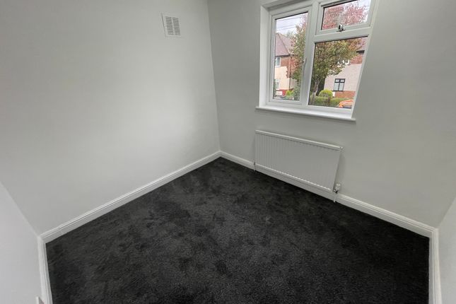 Dryden Close, Hainault photo 5