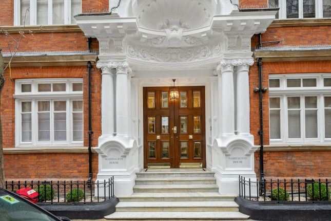 Flat to rent in Washington House, Basil Street, London
