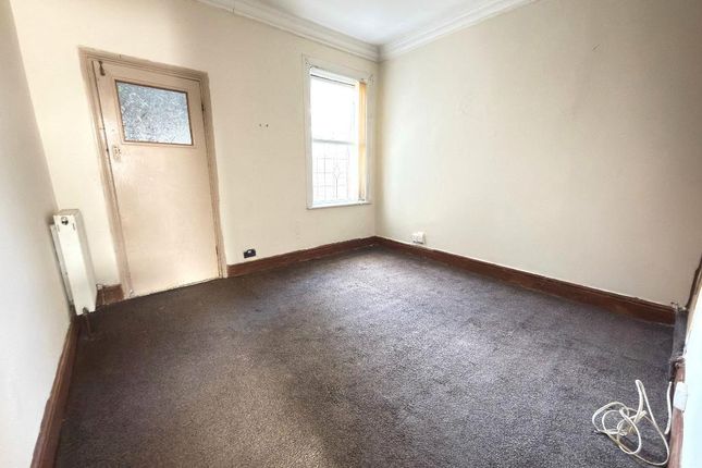 40, Oak Road, Luton photo 3