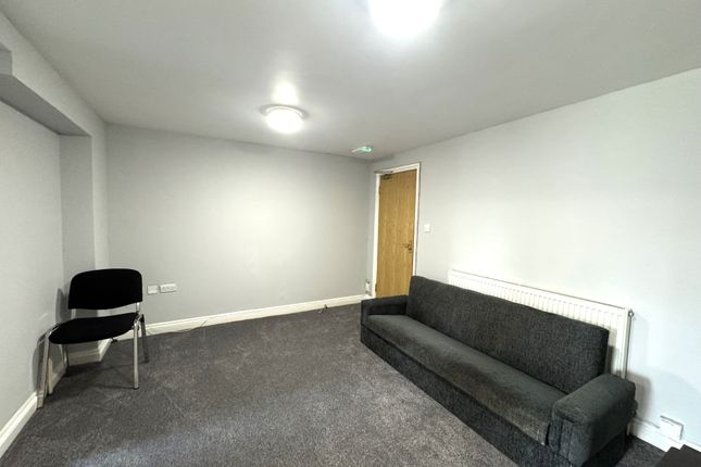 32a, Norwood Road, Berkshire, UK photo 4