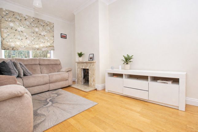 72, Worplesdon Road, Guildford photo 3