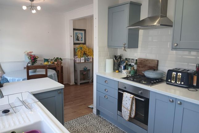 10, St. Nicholas Court, Caerphilly photo 2