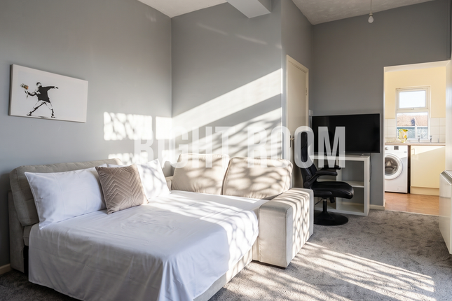 Flat 2, Osborne Road, Southsea photo 5