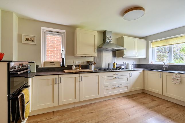 14, Wainwright Mews, Swindon photo 4
