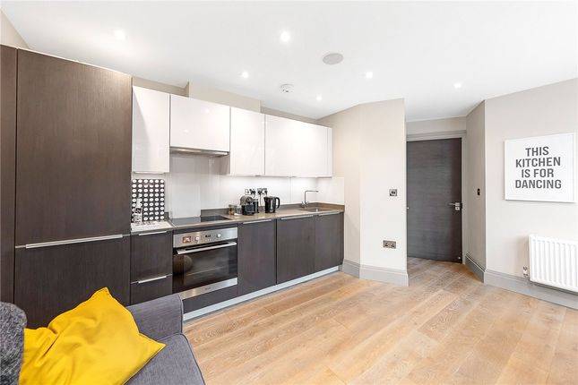Flat to rent in Grayton House, 498-504 Fulham Road, Fulham