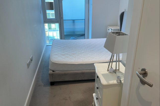 Apartment 85, Discovery House, London photo 3