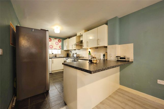 60, Cooper Drive, Bedfordshire photo 3
