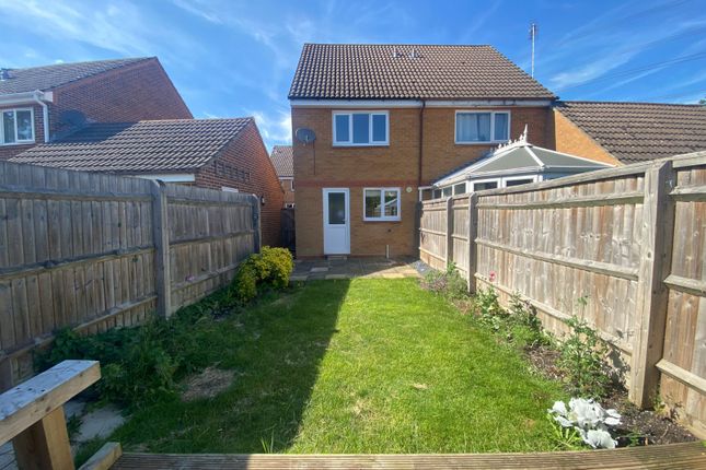 Semi-detached house to rent in Humber Close, Didcot, Oxfordshire