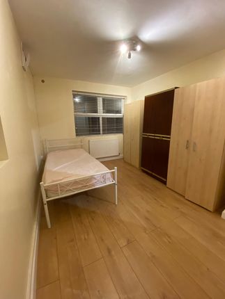 1 Lois Court, Shelbourne Road, London photo 4