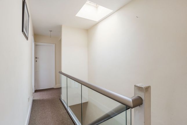 Town house for sale in Clocktower Mews, Hanwell