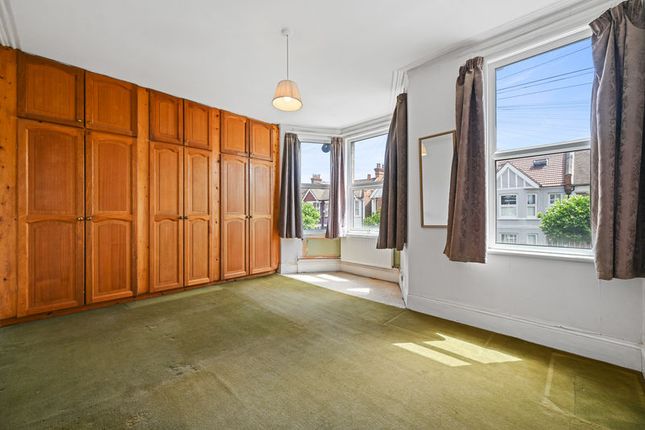 13, Merivale Road, West Harrow photo 4