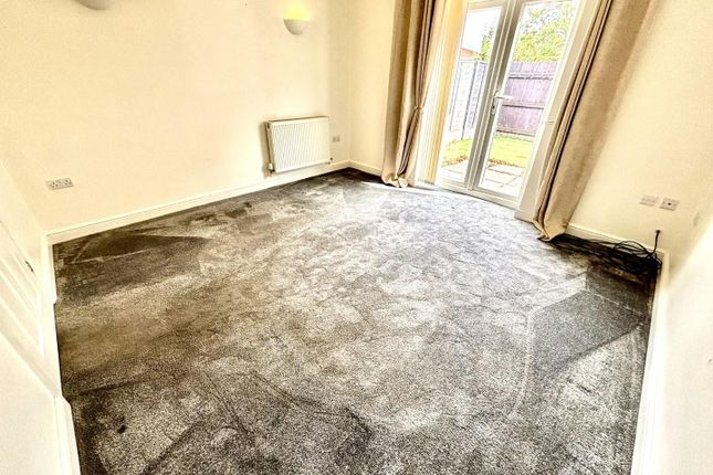 37, Hickman Court, Gainsborough photo 2