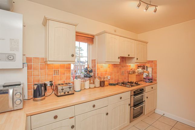 Flat for sale in Broughton Road, Banbury