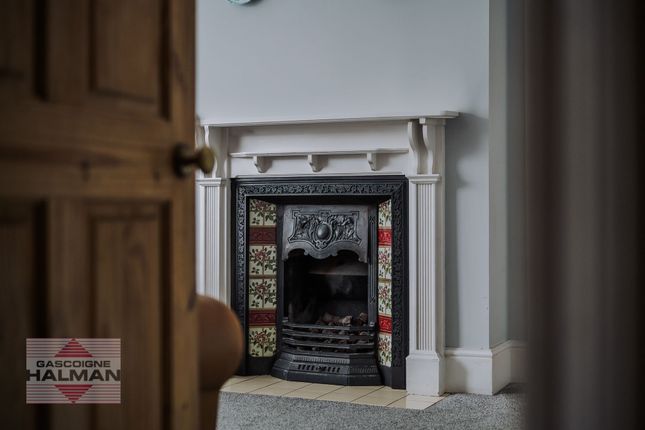 64 Carlton Road, Sale photo 4