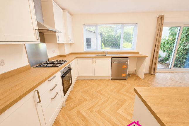 6, Woodcote Avenue, London photo 5