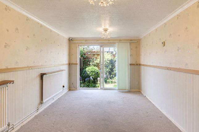 21, Cavalier Close, Chadwell Heath photo 2