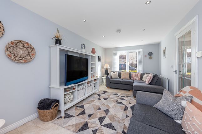 29, Corby Craig Avenue, Bilston photo 2
