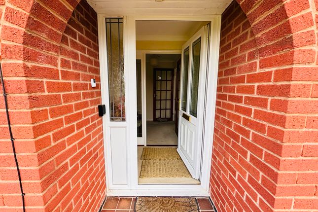 7 Field Close, Coalville photo 3