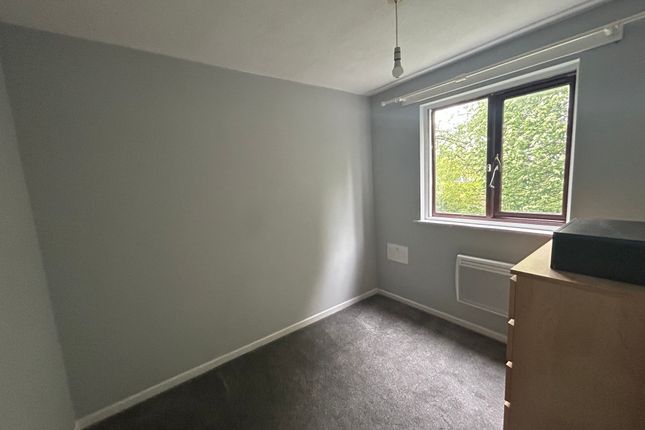 Flat to rent in Parkfield Road, Wolverhampton