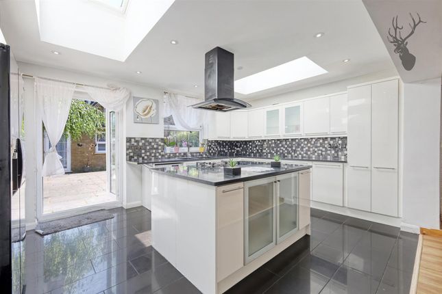 3 Harold Road, Woodford Green photo 3