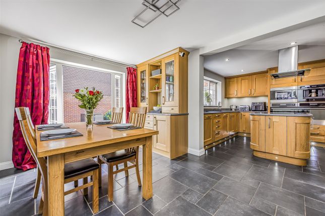 31, Letcombe Place, Waterlooville photo 3