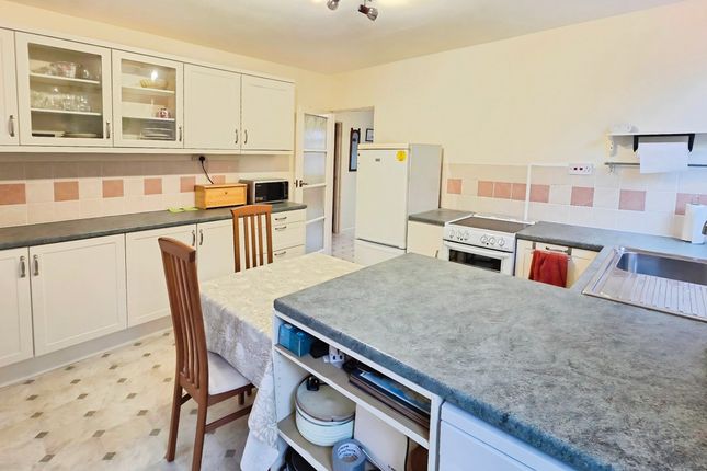 5, Elmtree Road, Ruskington photo 3