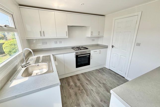 10 Wickens Meadow, Rye Lane, Dunton Green photo 2