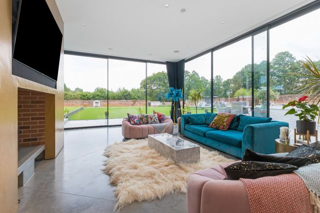 Lancewood,, London Road, Surrey photo 4