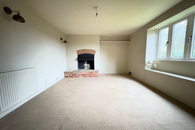 1 Batemans Cottage,, Siddington, Gloucestershire photo 2