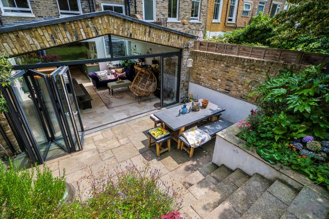 Flat for sale in Petherton Road, London