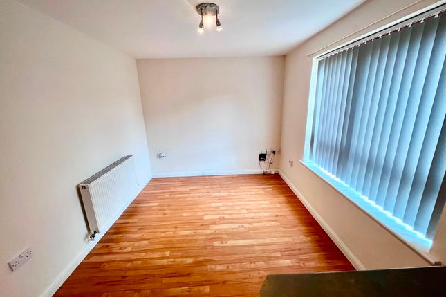 13 Reynolds Place, Milton Keynes photo 5