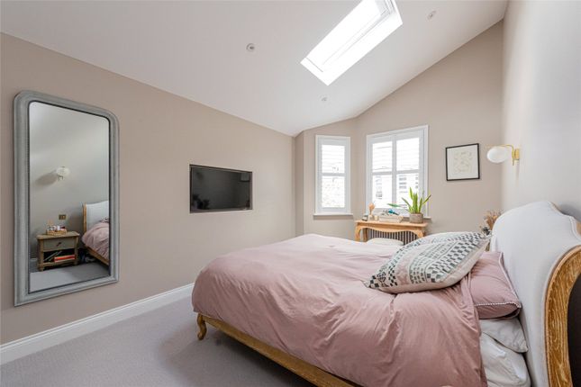 End terrace house for sale in Kempe Road, London