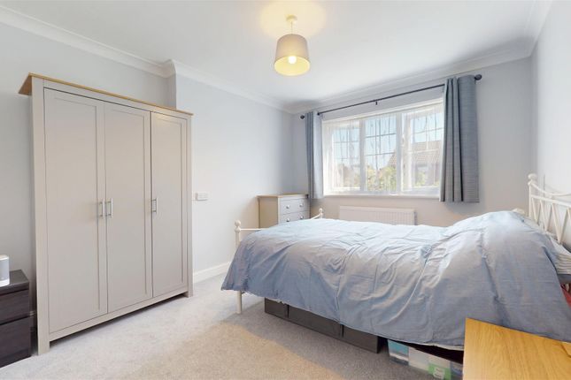 4, Stokenchurch Place, Milton Keynes photo 5