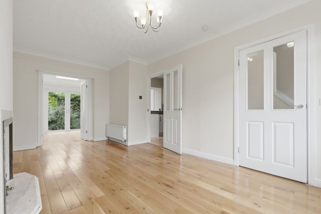 131 Park Road, Bishopbriggs,, Glasgow photo 4