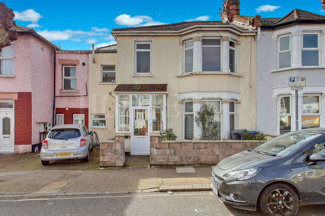 2-bed flat on 31, Lansdowne Grove, London, £425,000