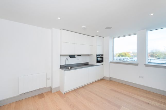 Studio to rent in Middlesex House, Spring Villa Road, Edgware