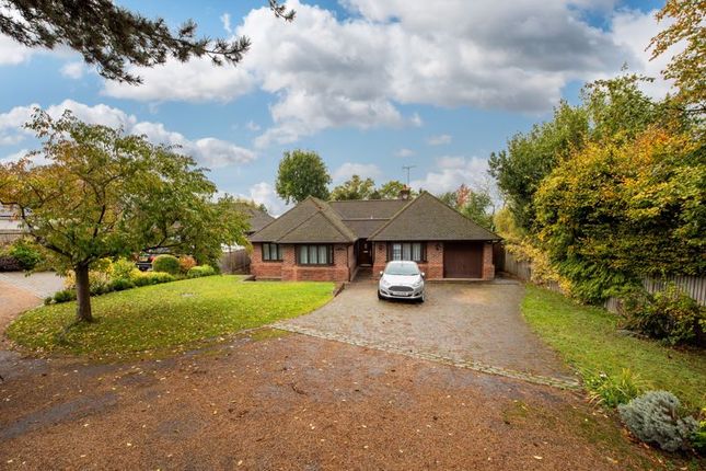 Thumbnail Bungalow for sale in Highlands Road, Leatherhead