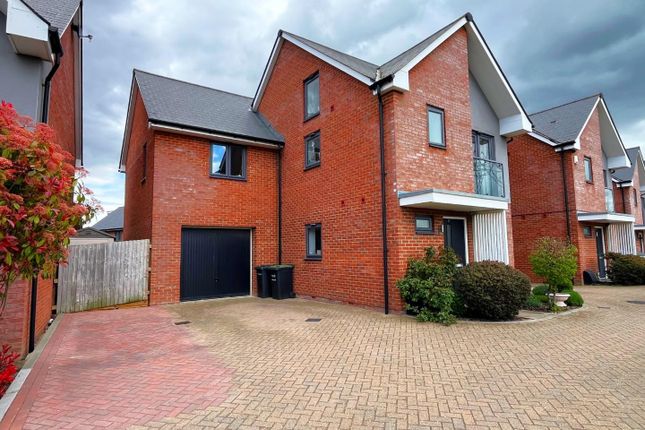 4-bed house on 11, Marlowe Close, Gravesend, £522,000
