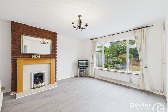 42 Holmbridge Gardens, Enfield photo 2