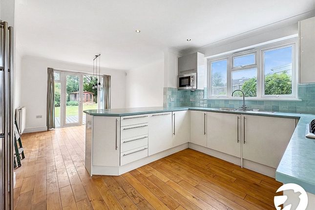 4, Eccleston Close, Orpington photo 3