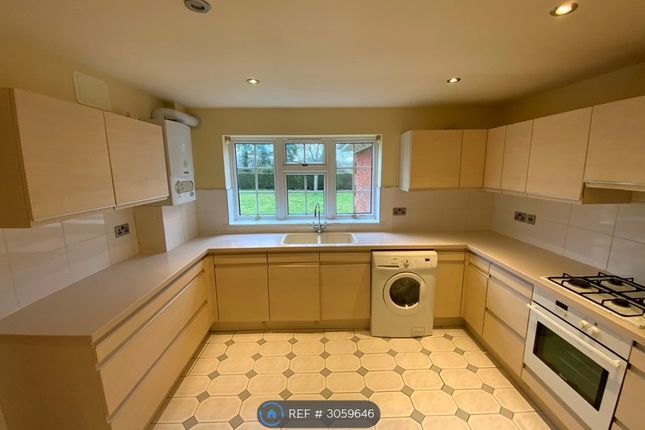 Hillmead Court, Taplow, Maidenhead photo 3