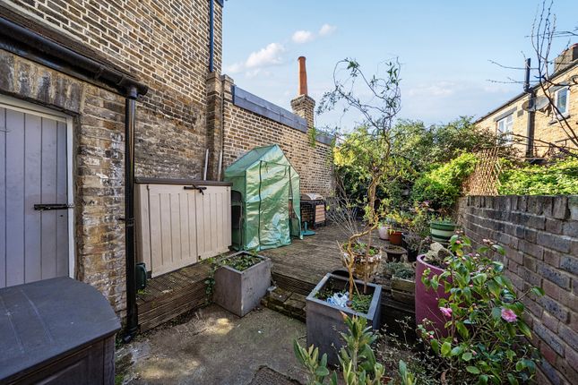 8, Churchfields, London photo 4
